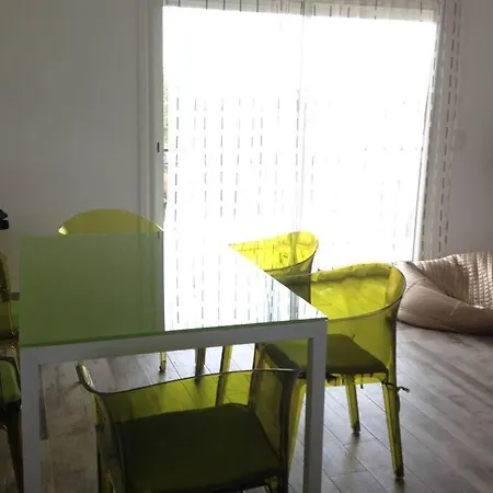 Apartment Ghisonaccia, F4 De Charme *